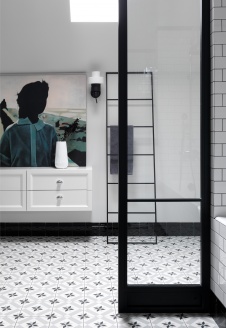 Фото интерьера санузла дома в стиле фьюжн