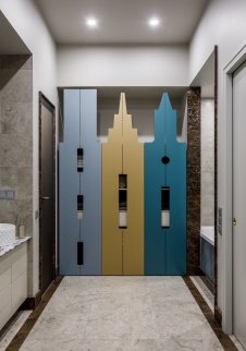 Фото интерьера санузла пентхауса в стиле неоклассика