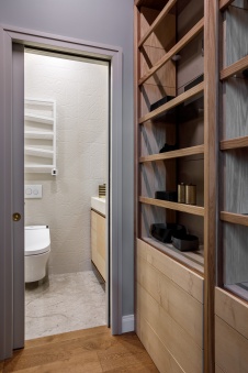 Фото интерьера санузла пентхауса в стиле неоклассика