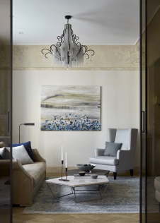 Фото интерьера гостиной квартиры в стиле неоклассика