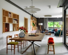 Фото интерьера гостиной дома в стиле фьюжн