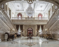 Фото лестницы дома в дворцовом стиле Фото интерьера лестничного холла дома в дворцовом стиле