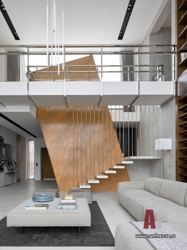 Фото интерьера лестницы дома в стиле минимализм Фото интерьера лестничного холла дома в стиле минимализм