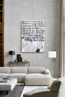 Фото интерьера гостиной дома в стиле минимализм