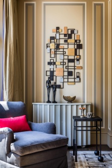 Фото интерьера гостиной квартиры в стиле неоклассика