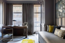 Фото интерьера кабинета квартиры в стиле неоклассика