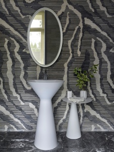 Фото интерьера гостевого санузла дома в стиле минимализм