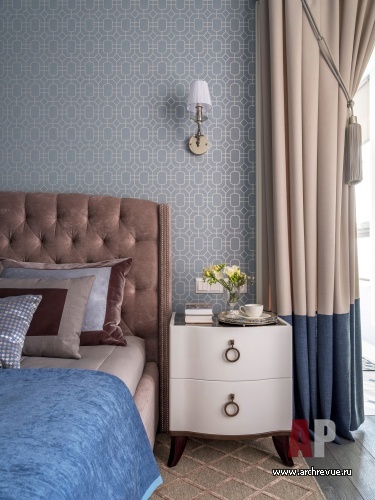Фото интерьера спальни квартиры в стиле современная классика