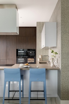 Фото интерьера кухни квартиры в американском стиле