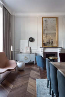 Фото интерьера каминной квартиры в стиле фьюжн