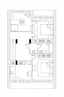 Планировка 3 этажа маленького 3-х этажного танухауса площадью 290 кв. м.