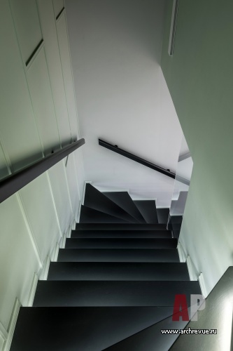 Фото интерьера лестницы квартиры в стиле ар-деко