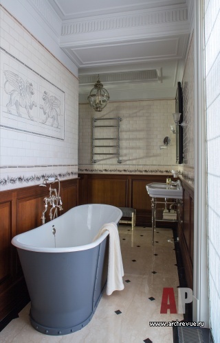 Фото интерьера ванной комнаты дома в английском стиле