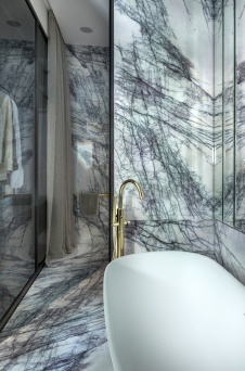 Фото интерьера ванной квартиры в стиле ар-деко