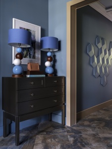 Фото интерьера входной зоны дома в стиле фьюжн