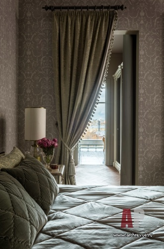 Фото интерьера спальни квартиры в классическом стиле