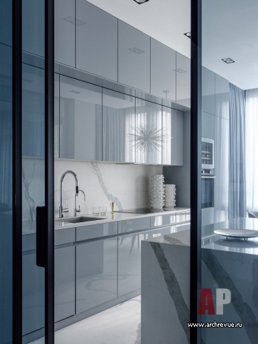 Фото интерьера кухни квартиры в современном стиле