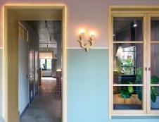 Фото интерьера коридора таунхауса в скандинавском стиле