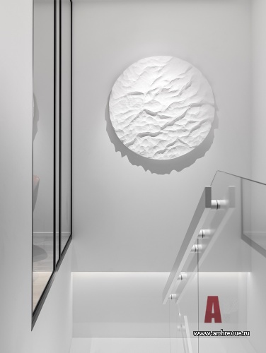 Фото интерьера лестницы квартиры в стиле эко