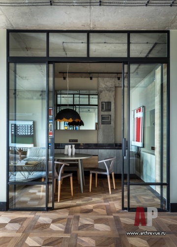 Фото интерьера столовой квартиры в стиле лофт