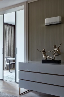 Фото интерьера спальни квартиры в современном стиле