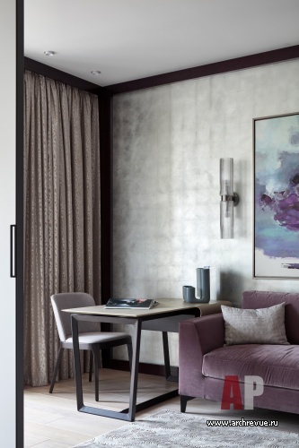 Фото интерьера кабинета квартиры в современном стиле