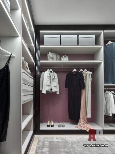 Фото интерьера гардеробной квартиры в современном стиле