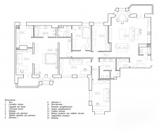 Планировка большой квартиры с четырьмя спальнями.