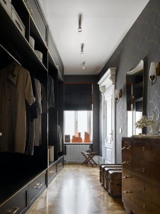 Фото интерьера гардеробной квартиры в стиле китч
