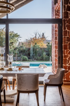 Фото интерьера столовой дома в современном стиле