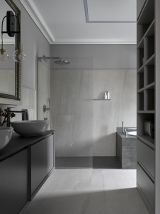 Фото интерьера санузла квартиры в стиле неоклассика