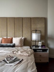 Фото интерьера спальни квартиры в современном стиле