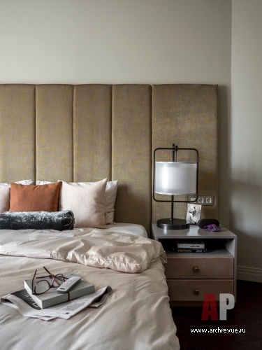 Фото интерьера спальни квартиры в современном стиле