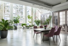 Фото интерьера столовой дома в стиле неоклассика