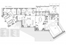 Планировка 1 этажа 2-х этажного дома для большой семьи.