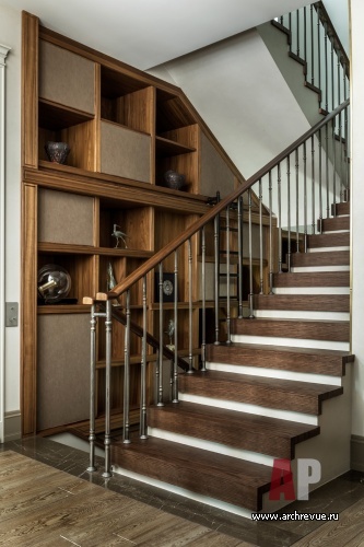 Фото интерьера лестницы таунхауса в стиле лофт