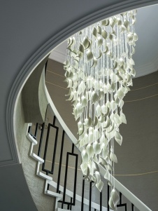 Фото интерьера лестницы дома в стиле ар-деко