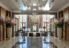 Фото интерьера входной зоны дома в стиле фьюжн