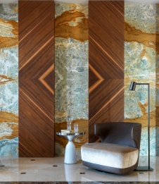 Фото интерьера входной зоны дома в стиле фьюжн