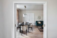 Фото интерьера столовой квартиры в стиле неоклассика