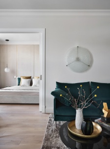 Фото интерьера гостиной квартиры в стиле неоклассика