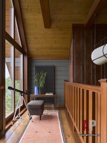 Фото интерьера балкона деревянного дома в стиле фьюжн