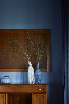 Фото интерьера гостевой деревянного дома в стиле фьюжн