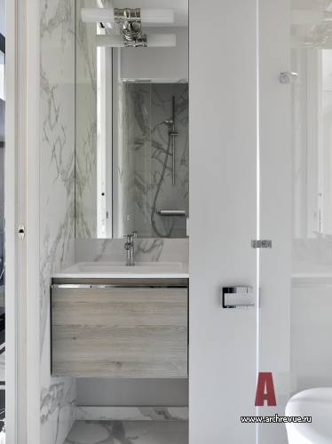 Фото интерьера гостевого санузла квартиры в современном стиле