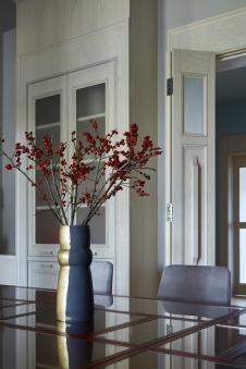 Фото интерьера столовой дома в современном стиле