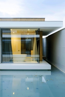 Фото фасада дома в стиле минимализм