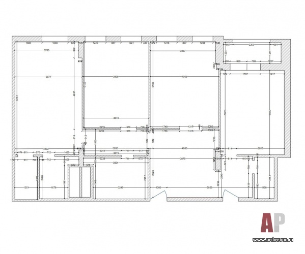 Исходный план квартиры в центре Москвы у реки.