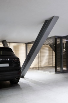 Фото входной зоны дома в стиле минимализм