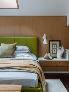 Фото интерьера спальни дома в современном стиле