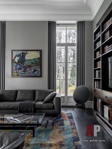 Фото интерьера библиотеки дома в стиле неоклассика